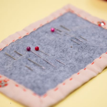 Sewing needle case